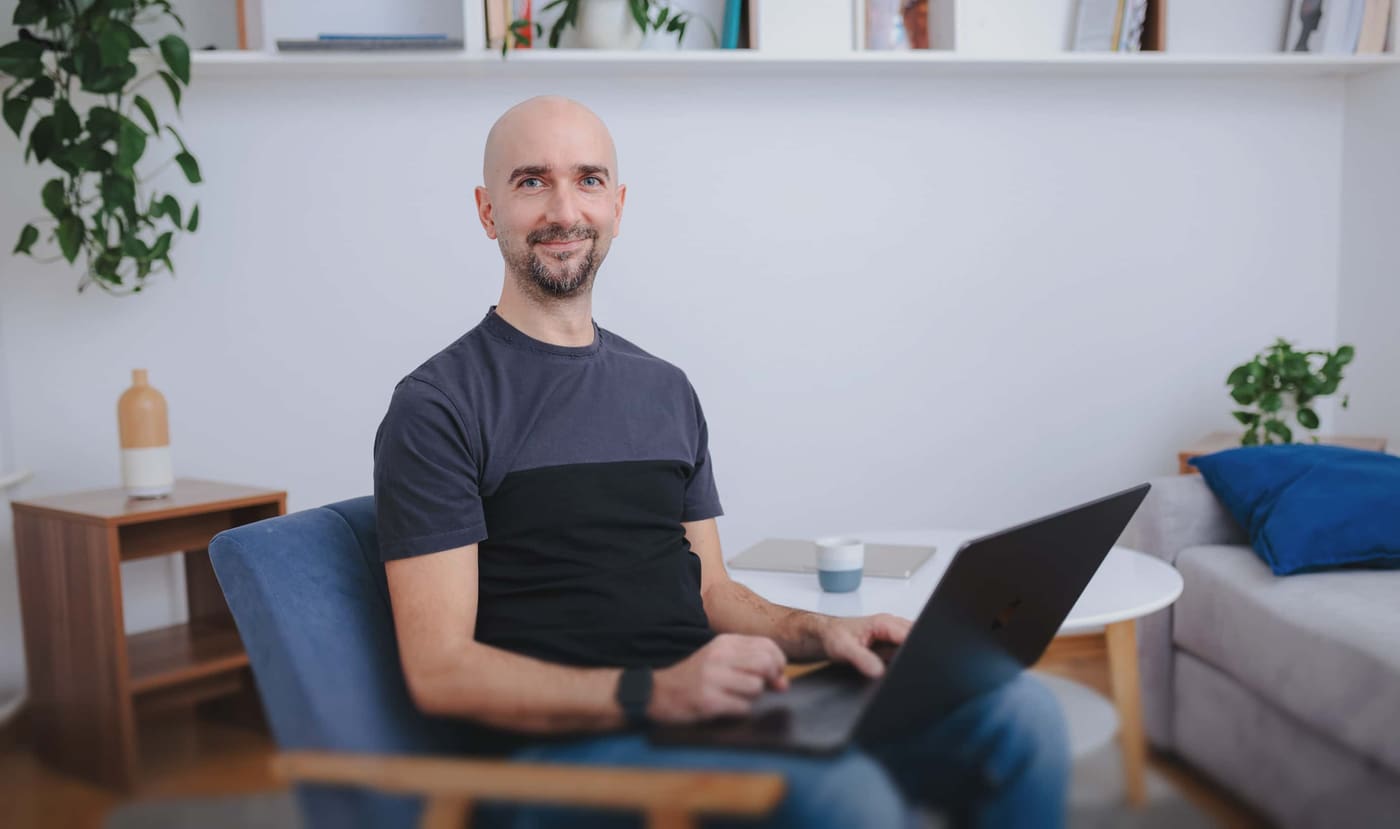 Bojan Janjanin working at a laptop